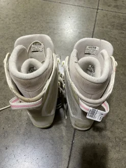Used 5150 Girls Snowboard Boots White Junior 06
