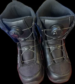 Used 540 NA Boys Snowboard Boots Black Junior 02