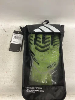Used Adidas PREDATOR GOALIE GLOVE Soccer Goalie Gloves None 9