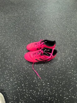 Used Adidas Soccer Cleats Pink Junior 01.5