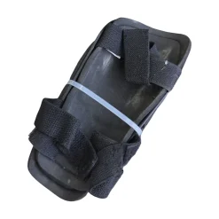Used Adidas SOCCER SHIN GUARDS Soccer Shin Guards Youth Black Youth