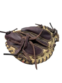 Used Akadema AGC98 BB/SB Catchers LH Throw Chocolate And Almond 32"