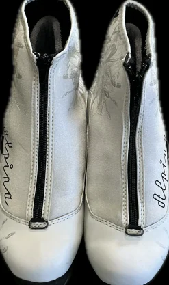 Used Alpina Womens NNN XC Ski Boots None W 06.5-07 / JR 4.5-05