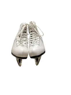 Used American Athletic CLASSIC Girls Figure Skate White Junior 05