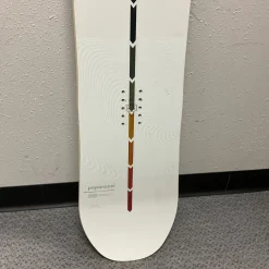 Used Arbor POPPARAZZI Womens Snowboard Only White And Red 144 cm