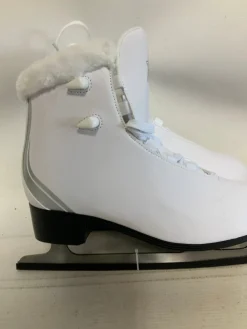 Used AURA SKY FIGURE WomensFigure Skate White Senior 8