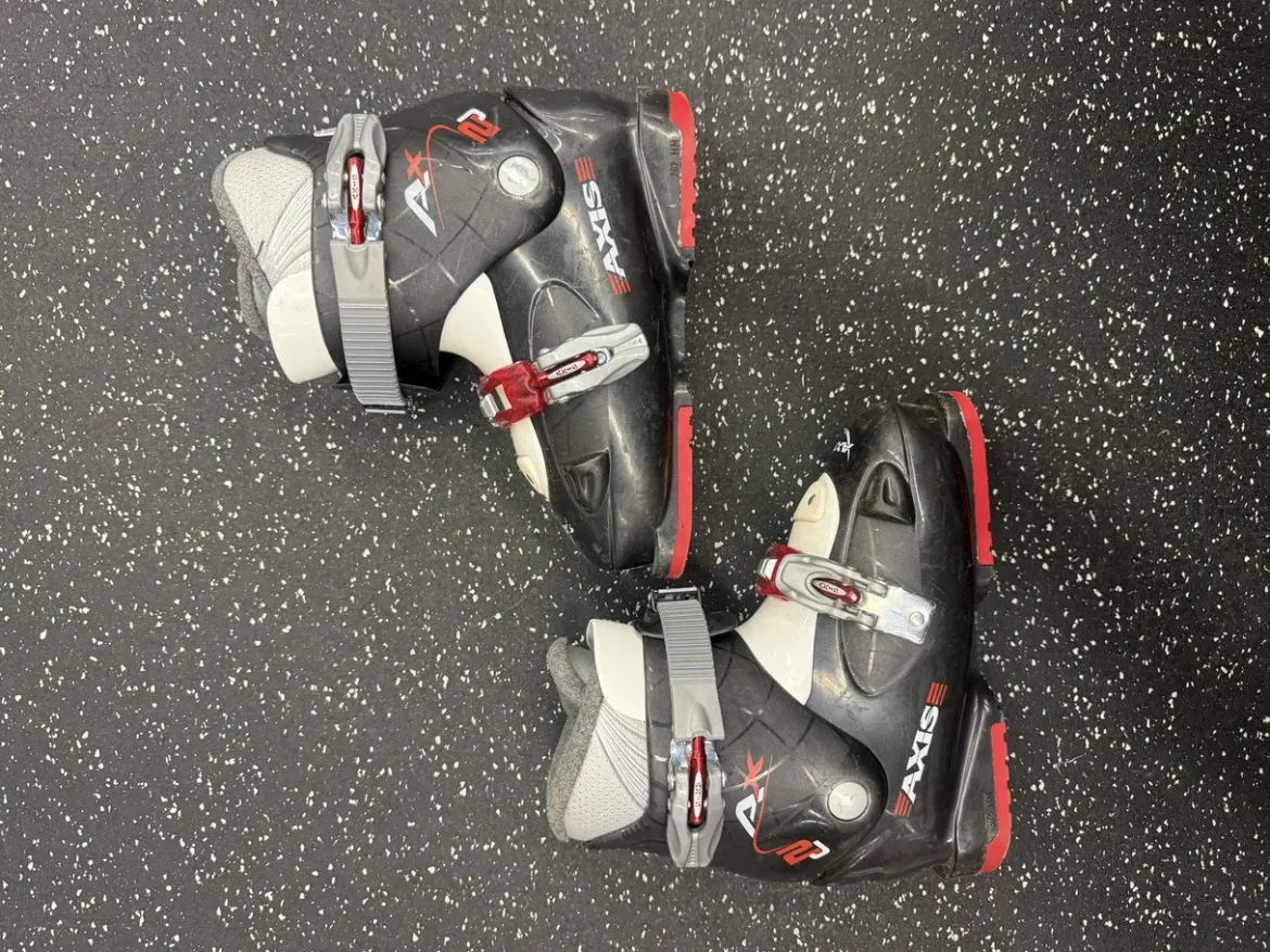 Used AXIS AX 2J Boys DH Ski Boot Black 225 MP - J04.5 - W5.5