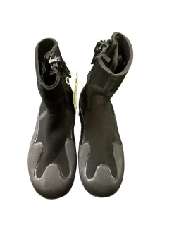 Used AXIS 5.0mm Water Shoes Youth Size 3