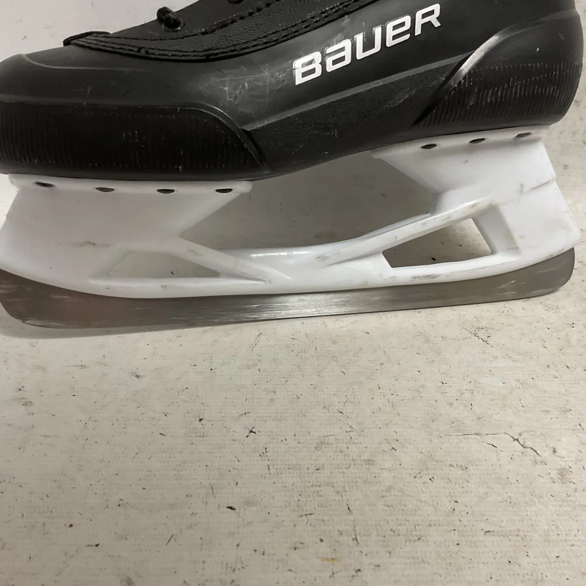 Used Bauer COLORADO Mens Softboot Skate Black Senior 5