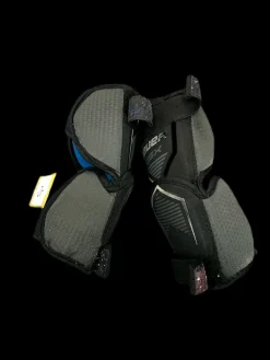 Used Bauer GOALIE JR KNEE PADS Goalie Accessory