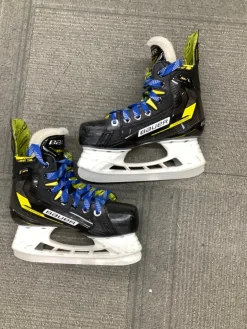 Used Bauer M4 Junior Hockey Skate Junior 02.5