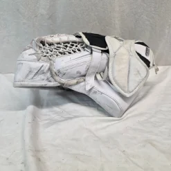 Used Bauer S29 Inter Goalie Catcher White