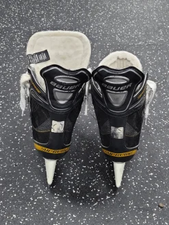 Used Bauer SUPREME Junior Hockey Skate Junior 04