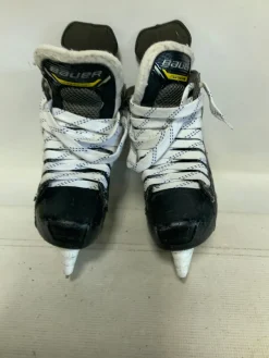 Used Bauer SUPREME M1 Junior Hockey Skate Junior 04.5