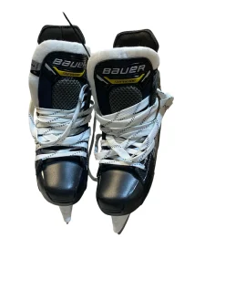 Used Bauer SUPREME M1 Junior Hockey Skate Junior 02