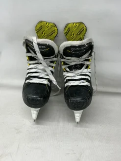 Used Bauer SUPREME MATRIX Junior Hockey Skate Junior 03