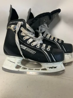 Used Bauer SUPREME ONE.05 Intermediate Hockey Skate Intermediate 6.0