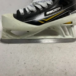 Used Bauer SUPREME TOTAL ONE NXG Junior Goalie Skate Junior 04.5