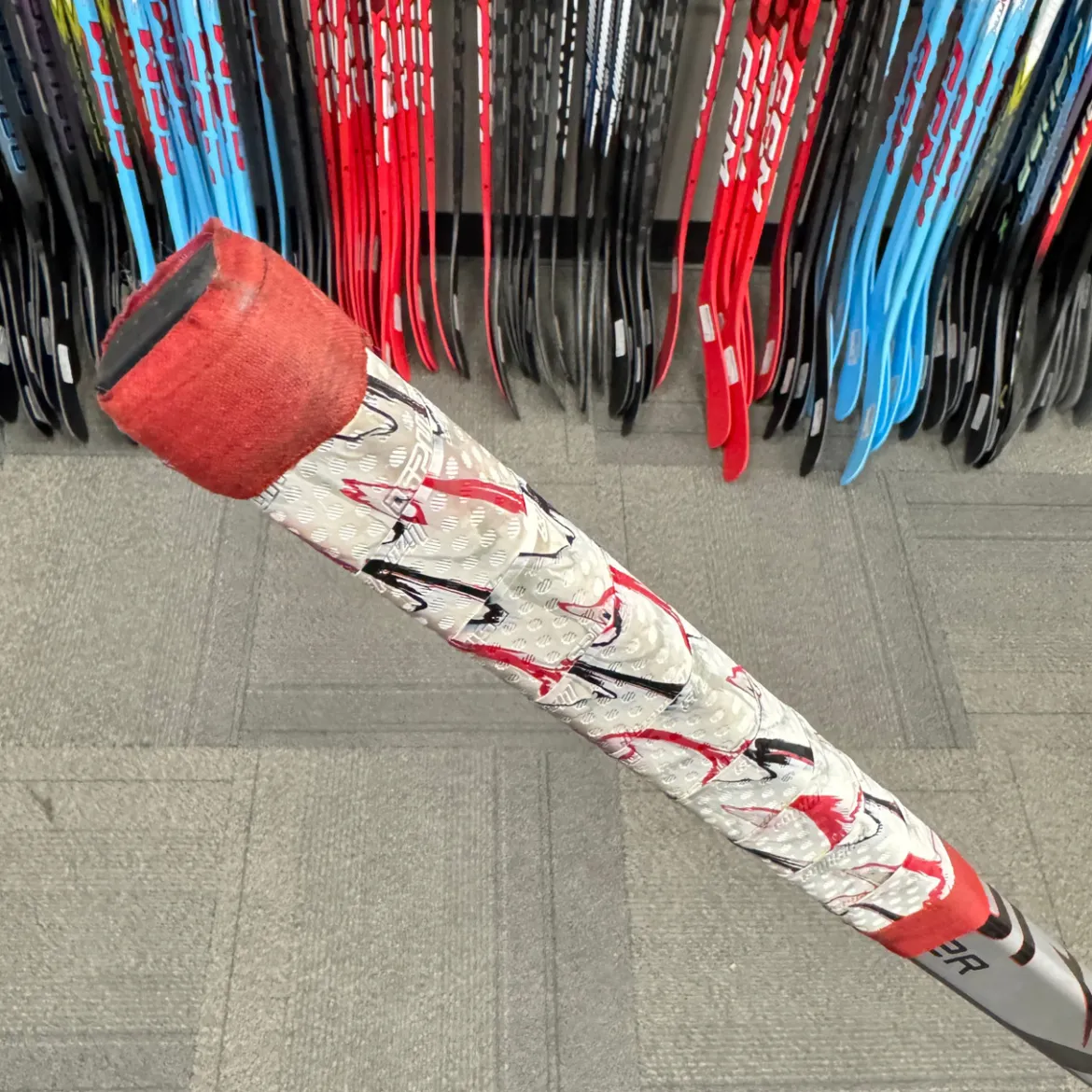 Used Bauer VAPOR Senior One Piece Left Hockey Stick 77 Flex