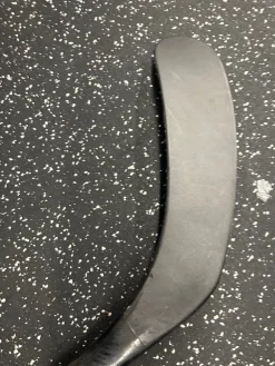 Used Bauer VAPOR X3 Inter One Pce Right Grip 77 Flex