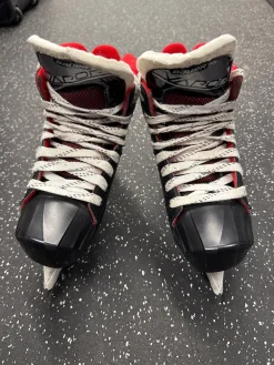 Used Bauer VAPOR X2.7 Intermediate Goalie Skate Intermediate 4.5