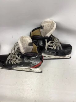 Used Bauer VAPOR X2.9 Intermediate Goalie Skate Intermediate 4.5