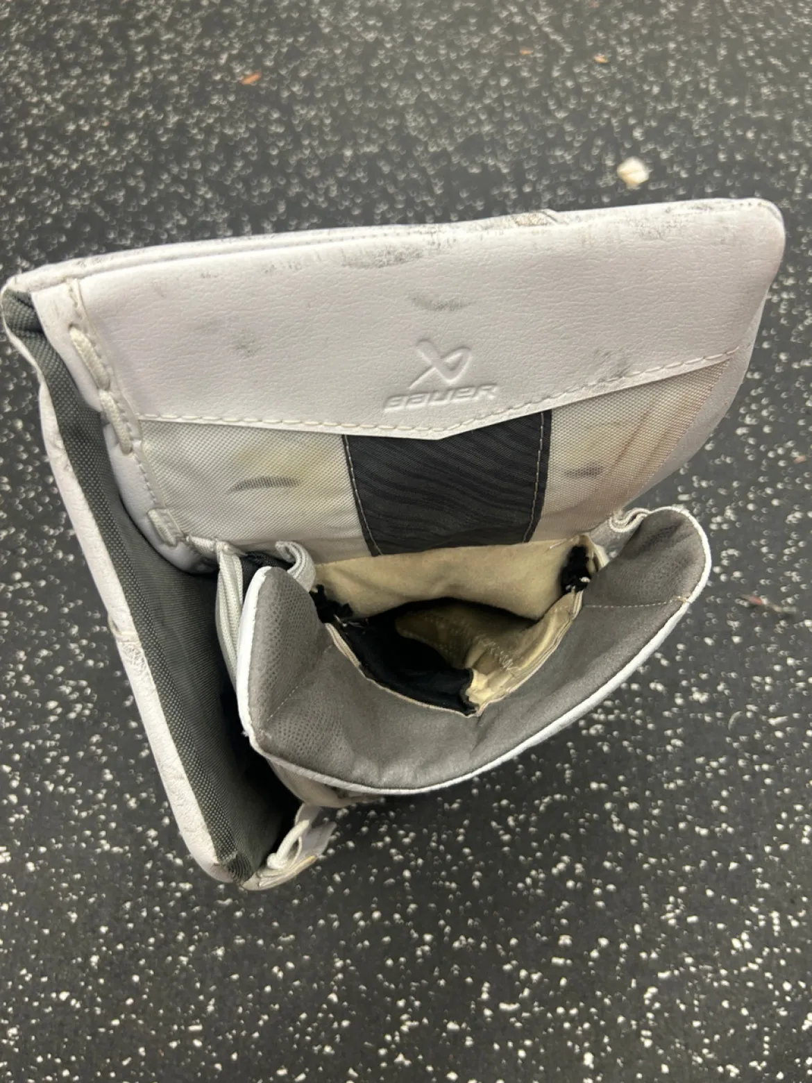 Used Bauer VAPOR X5 PRO Inter Goalie Blocker White