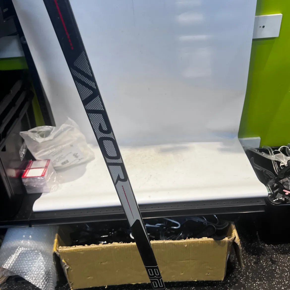 Used Bauer VAPOR 3X Senior One Piece Left 92 Flex