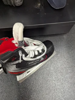Used Bauer VAPOR X2.7 YTH GOALIE SKATES Youth Goalie Skate Youth 12.5