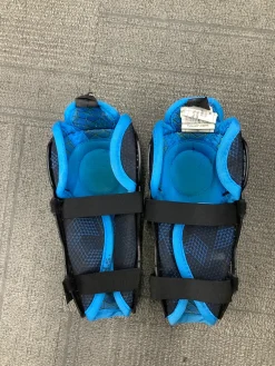 Used Bauer X Youth Shin Guards Black 8