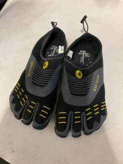 Used Body Glove Water Shoes M Black Senior 8