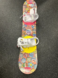 Used Burton CHICKLET Girls Board/Binding White 125 cm