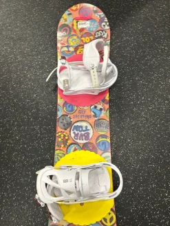 Used Burton CHICKLET Girls Board/Binding White 125 cm