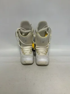 Used Burton COCO TRUEFIT Girls Snowboard Boots White Junior 04