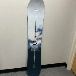 Used Burton FEELGOOD Womens Snowboard Only Navy Blue 142 cm