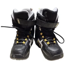 Used Burton FREESTYLE Boys Snowboard Boots Black Junior 05