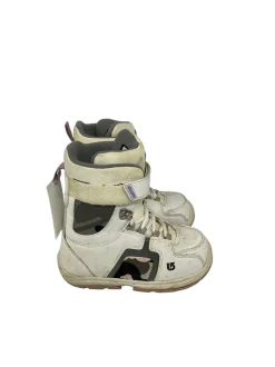 Used Burton Freestyle Girls' Snowboard Boots Size 6