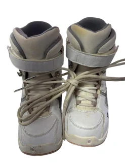 Used Burton FREESTYLE Girls Snowboard Boots White Junior 05