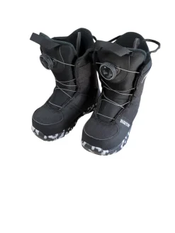 Used Burton GROM BOA Boys Snowboard Boots Black Youth 07.0