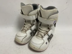 Used Burton KIDS FREESTYLE Girls Snowboard Boots Pink Junior 05