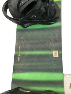 Used Burton LTR Mens Board/Bindings Green 155 cm