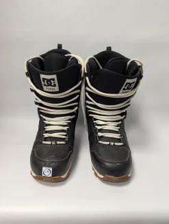 Used Burton MINI GROM SNOWBOARD BOOTS Girls Snowboard Boots Pink Youth 13.0