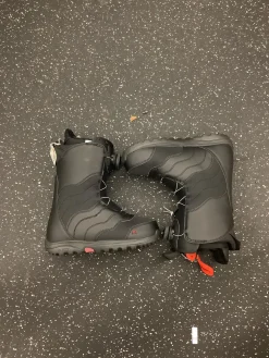 Used Burton MINT BOA Womens Snowboard Boots Black Senior 5.5