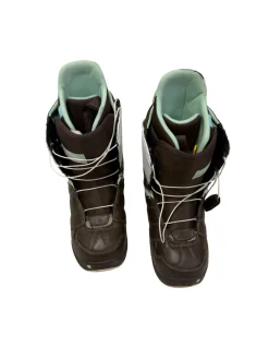 Used Burton MINT Womens Snowboard Boots Size 9