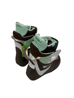 Used Burton MINT Womens Snowboard Boots Size 9