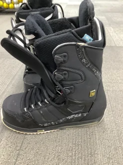 Used Burton SAPPHIRE Womens Snowboard Boots Black Senior 10
