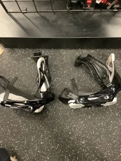 Used Burton SMALLS Mens DH Bindings Black
