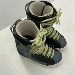 Used Burton THE RULER Womens Snowboard Boots Grey Senior 6