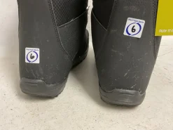 Used Burton ZIPLINE BOA Boys Snowboard Boots Black And Orange Junior 06