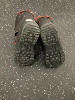 Used Burton ZIPLINE BOA Boys Snowboard Boots Black Senior 7